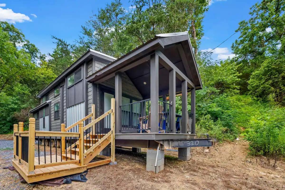 Вилла Crescent Moon Cabin Севьервилл Экстерьер фото
